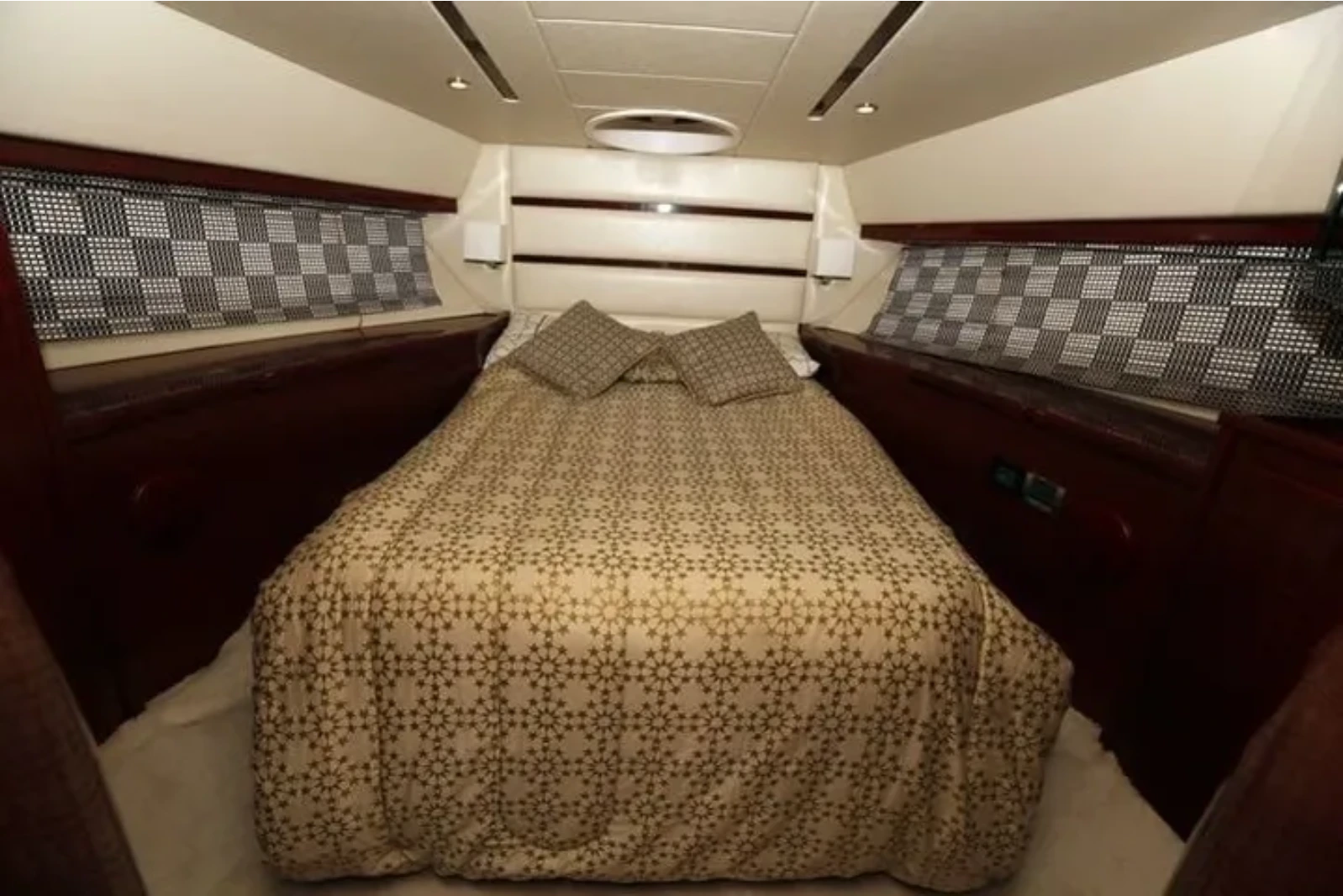 Alshali 50Ft Charter Yacht