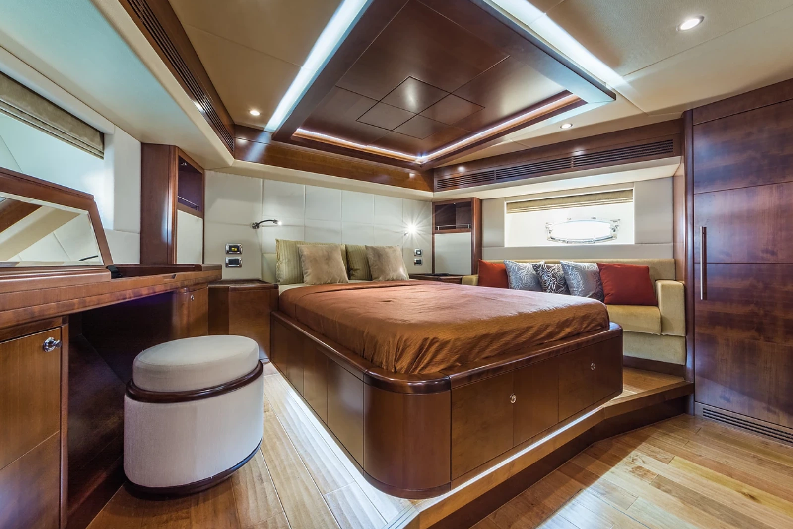 Majesty 88Ft Charter Yacht