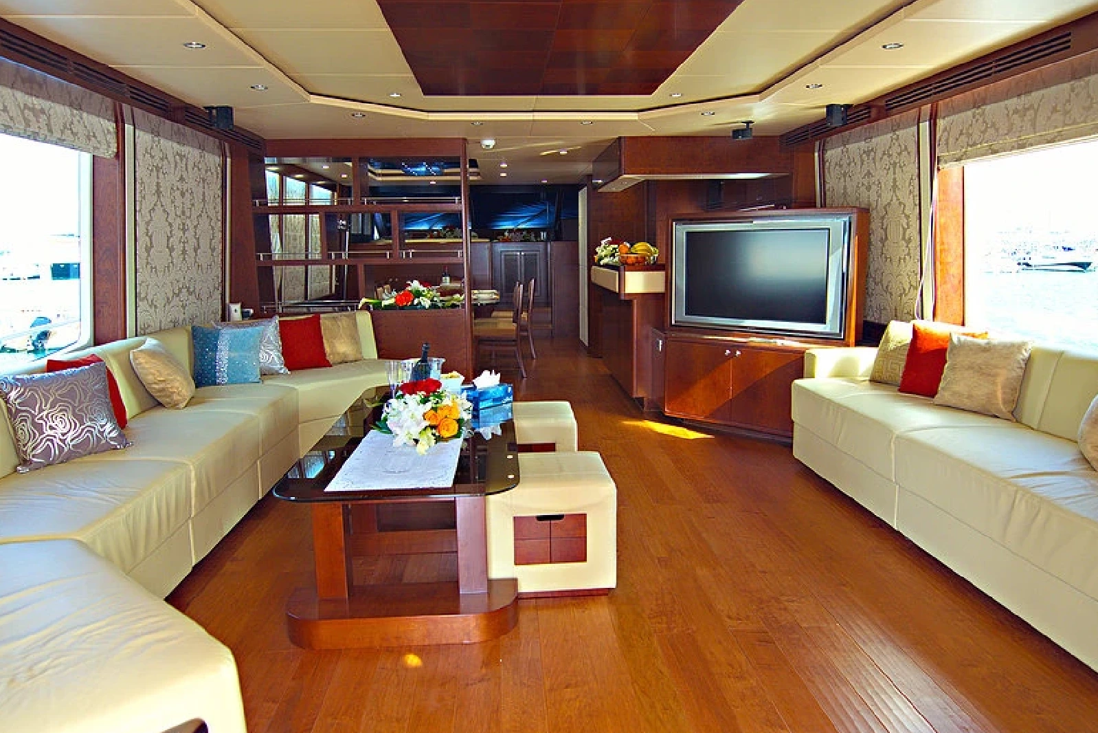 Majesty 88Ft Charter Yacht